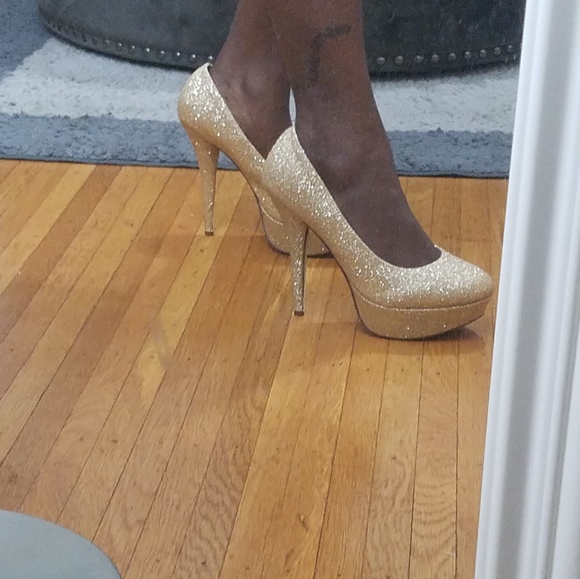 Bonniebel Gold Sparkle Pumps - Picture 5 of 5